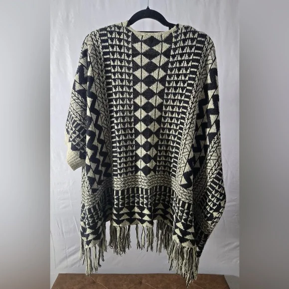 Boho Western Open-Front Tribal Pattern Fringe Sweater - Black & Cream - Picture 2 of 13